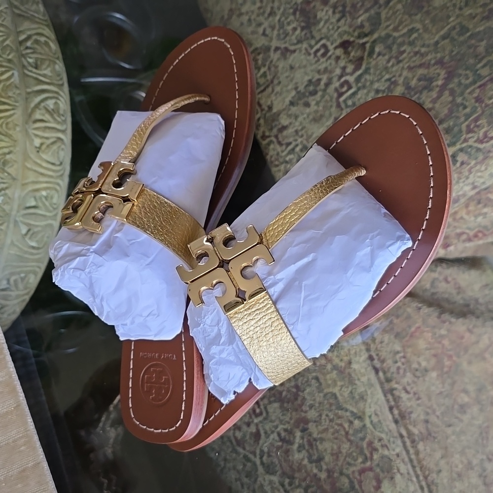 Tory Burch Moore Sandals in Gold Metallic, Size 8
